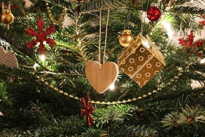 Christmas-tree-main_article_image.jpg