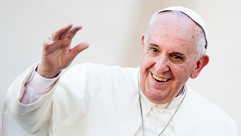 Pope-Francis-Wave-Smile-1140x641-1